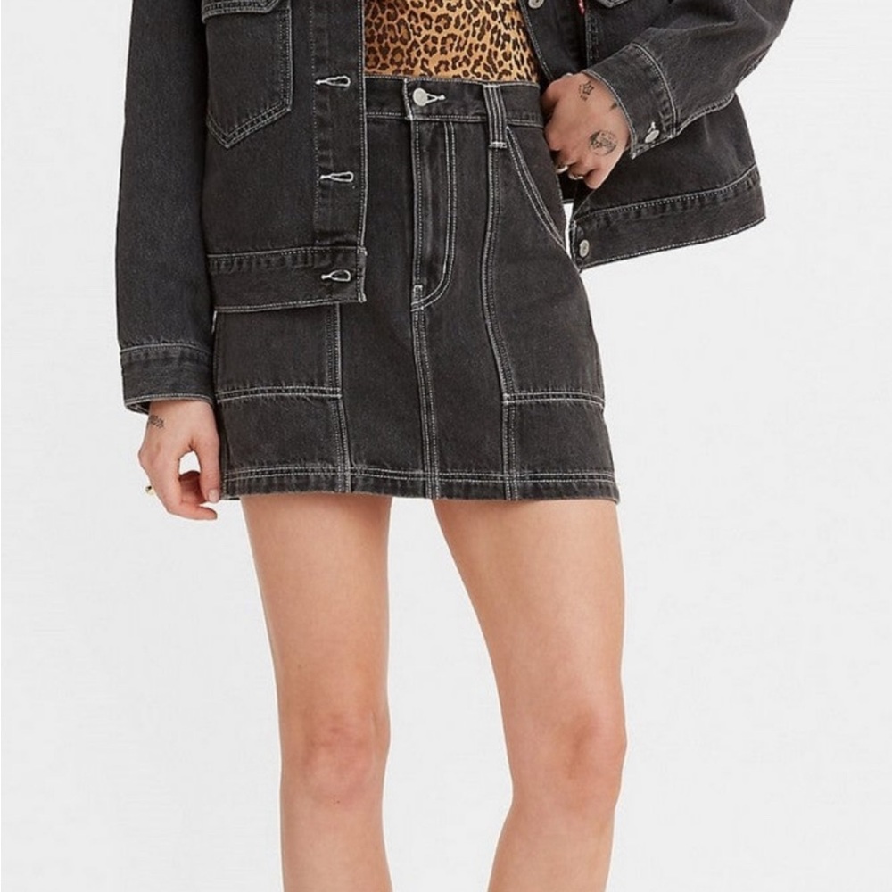 Levi’s High Rise Carpenter Denim Skirt in Stone Wash
